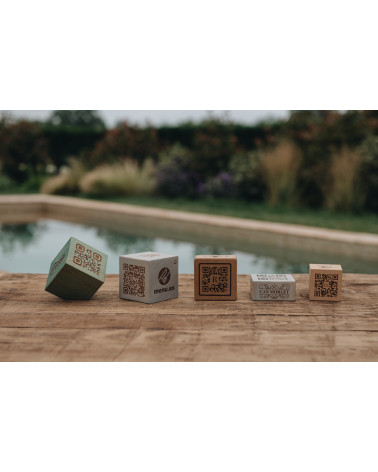 QR cube digital menu tablet