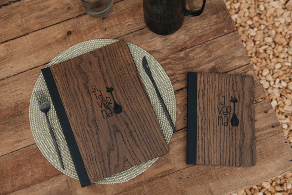 ELAN SIMPLE - Portamenù ante A4 - A5 Menu in legno Elegante e sobria carta di legno rilegata con angolari per tenere i fogli.