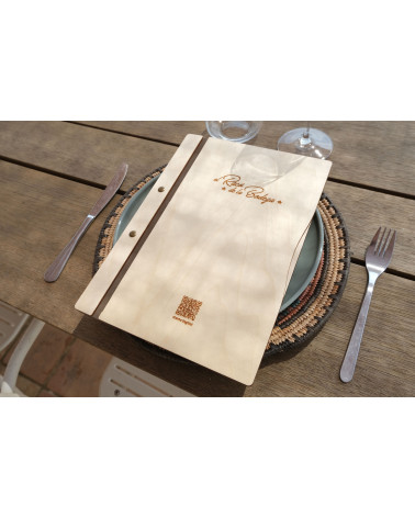 CLASSIC - LOW A4 Letter Wooden menu boards The classic and functional letter, featuring a screw binding system.